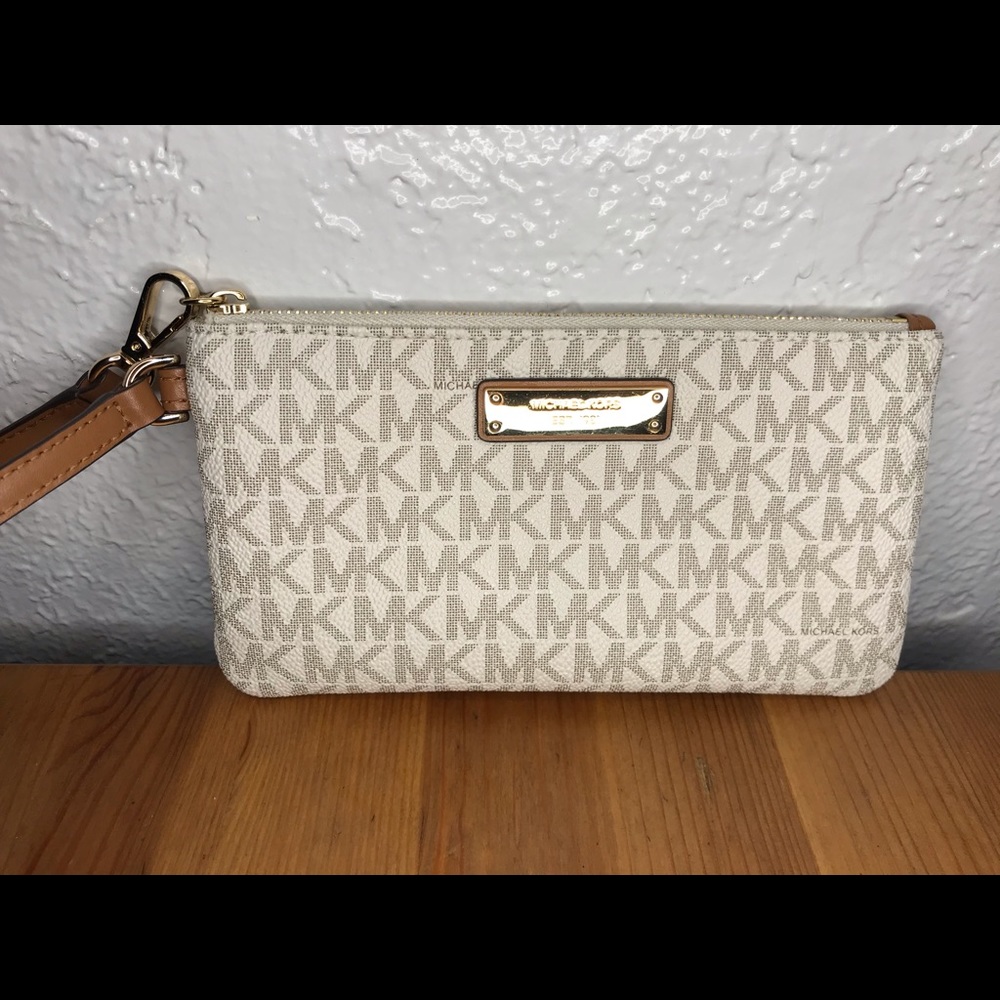 Michael kors vanilla signature monogram logo wristlet